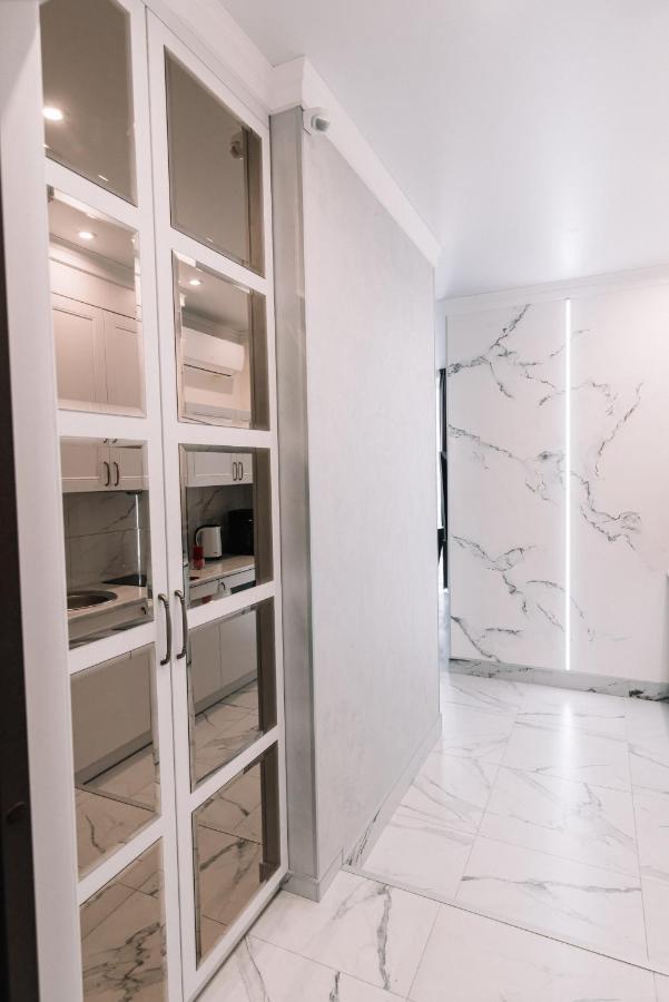 Royal Tower Vip Smart Apartments 3 Киев Экстерьер фото